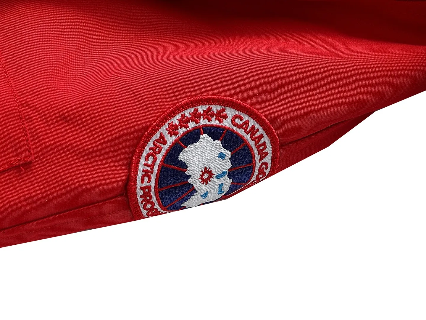 ：Black White Blue Royal Blue Red Green sizi： Canada Goose 01 ： ！ ， ！ ！ ！ CANADA GOOSE Chilliwack 01 ， ， 90 ， 。 Authentic ， 1:1 。 ， 2 ， ， 12 ， ， YKK ， ， 。 、 18 、 ，nfc 、 ， 。 、 ， 、 10 YKK ， ykk 。 、 12 ， 。 、 logo， ， Authentic。 、 ， ， ， ， 。 ，